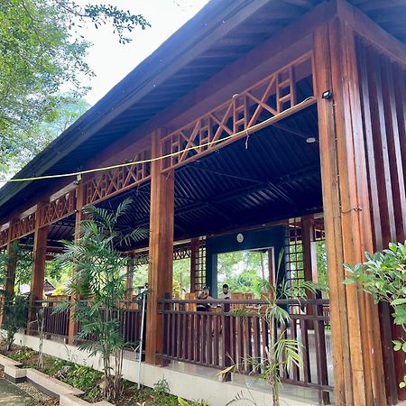 Pohon Purba Resort & Restaurant Labuhan Pandan Esterno foto