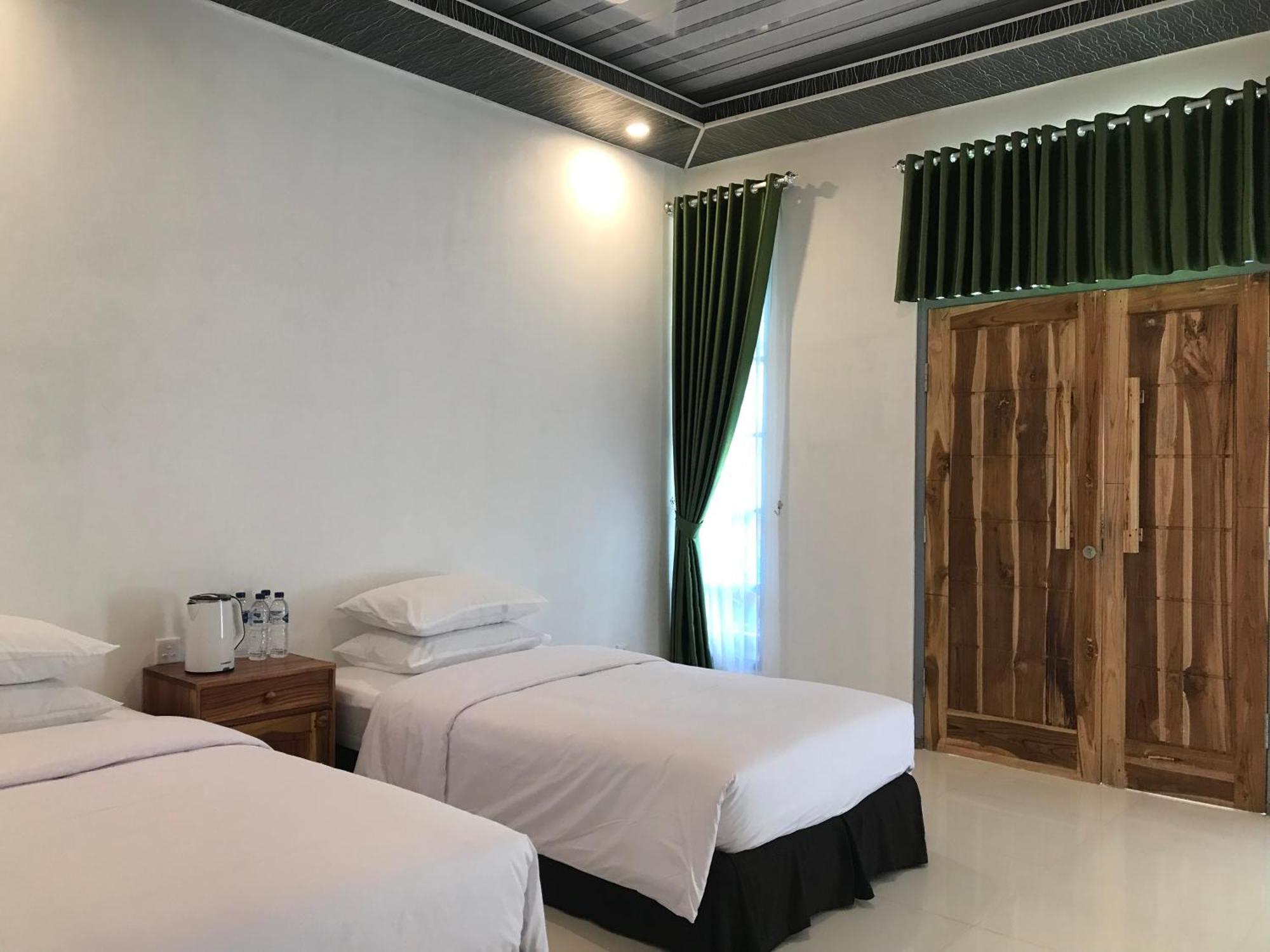 Pohon Purba Resort & Restaurant Labuhan Pandan Esterno foto