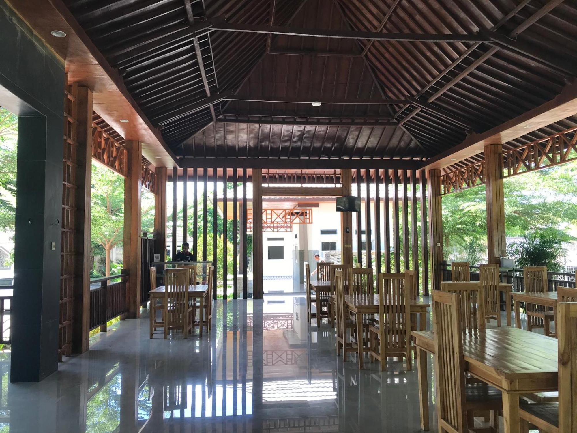 Pohon Purba Resort & Restaurant Labuhan Pandan Esterno foto