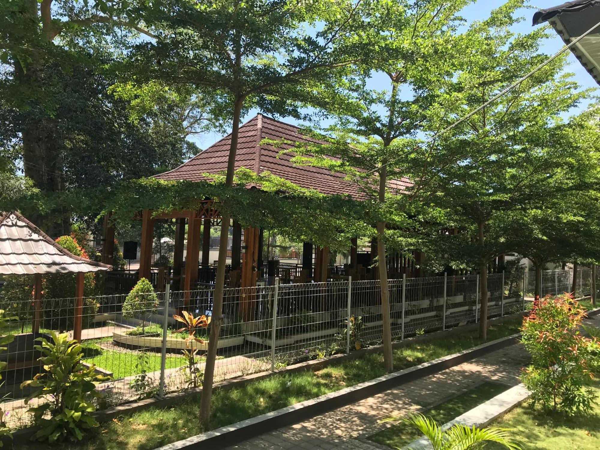 Pohon Purba Resort & Restaurant Labuhan Pandan Esterno foto