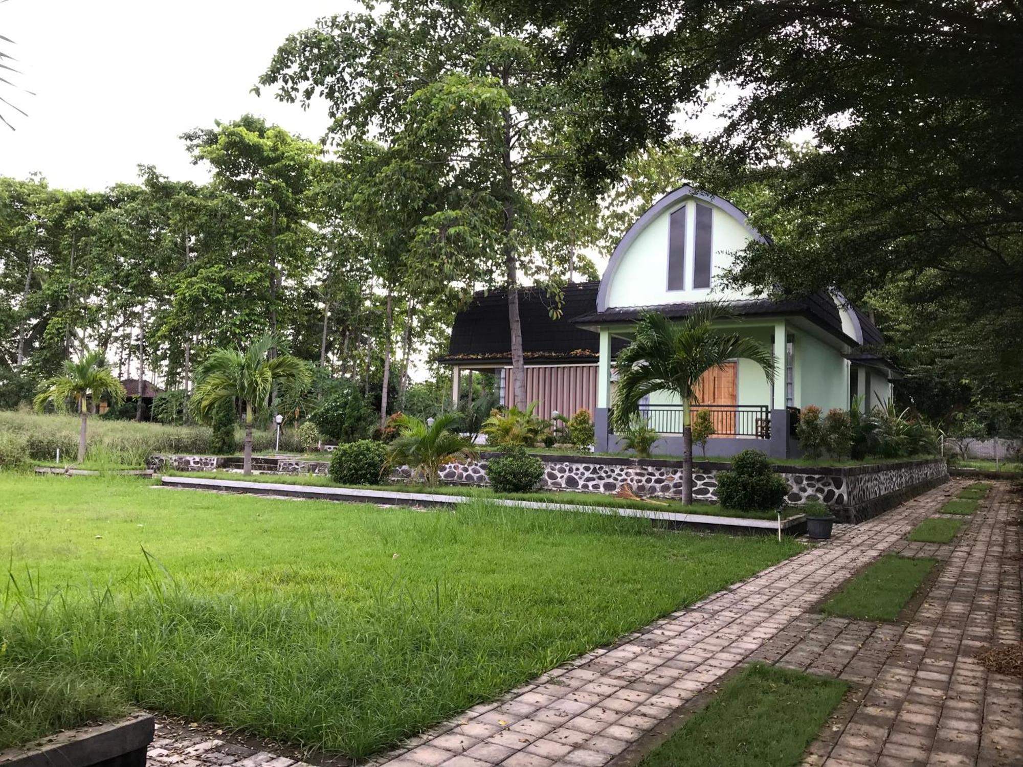 Pohon Purba Resort & Restaurant Labuhan Pandan Esterno foto
