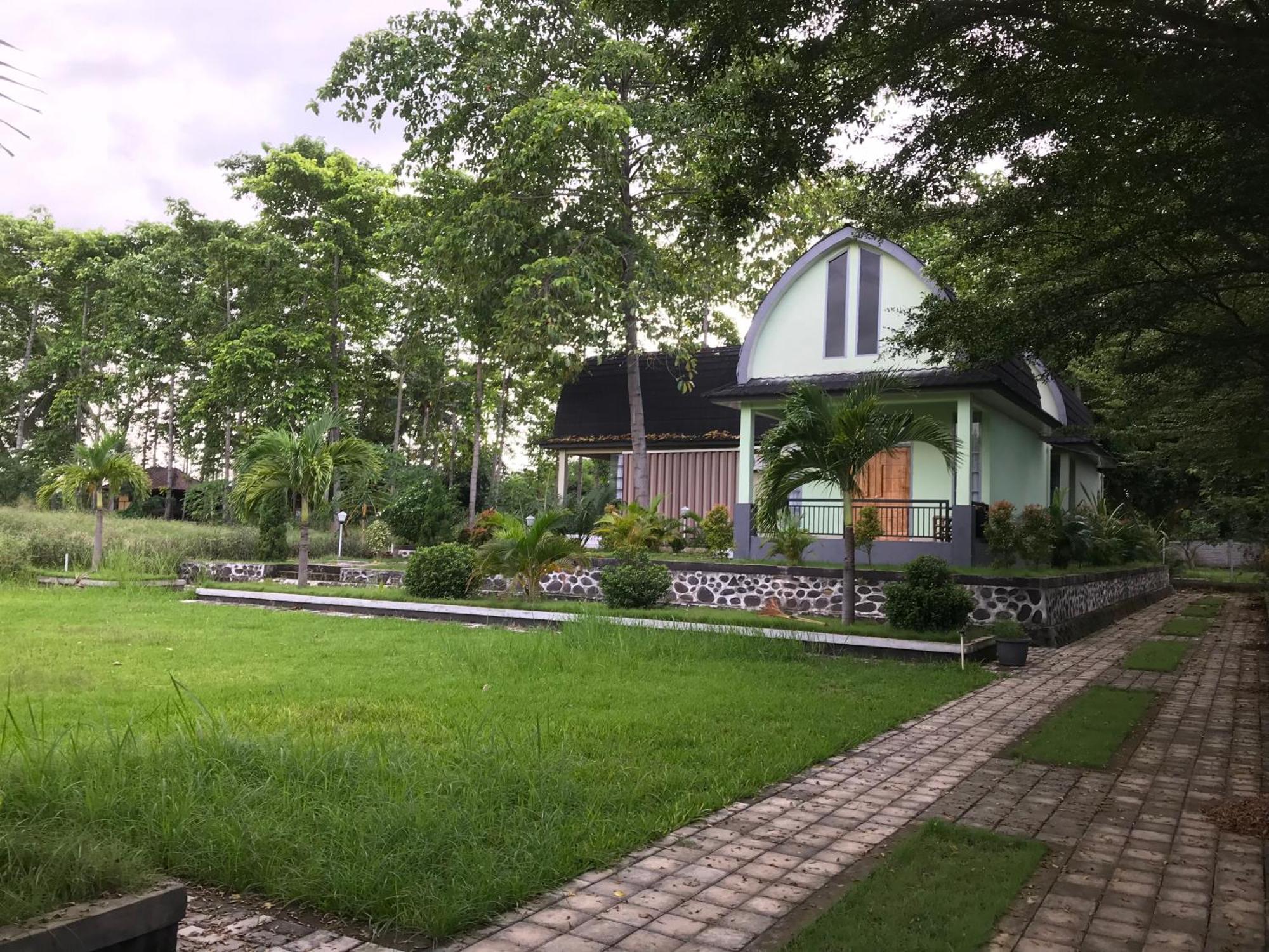 Pohon Purba Resort & Restaurant Labuhan Pandan Esterno foto
